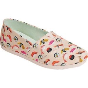 NWT Sushi print TOMS